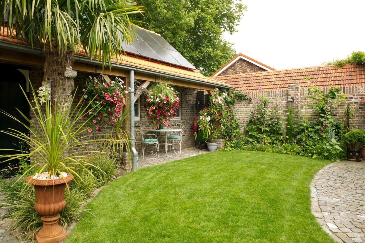Bed And Breakfast Piekoo Belloo Weert Exterior foto